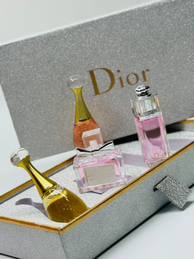 طقم عطور نسائي فاخر – لمسة أنثوية راقية